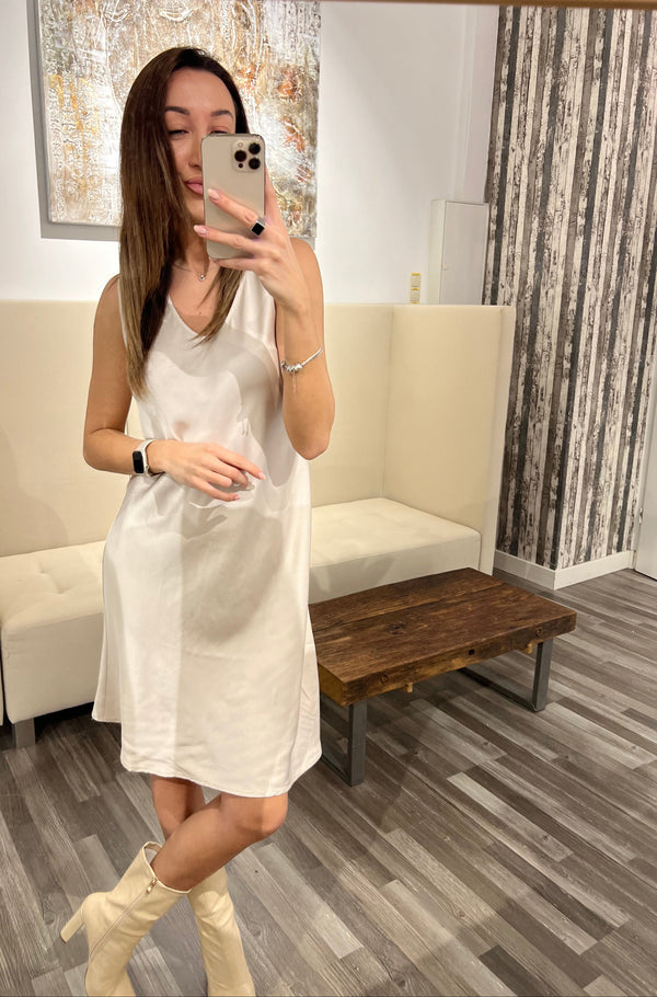 Kleid V. Henley